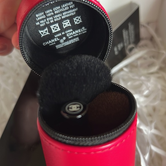 Les Pinceaux de Chanel limited edition essential brushes set Diva pink Ltd Ed - Picture 5 of 6